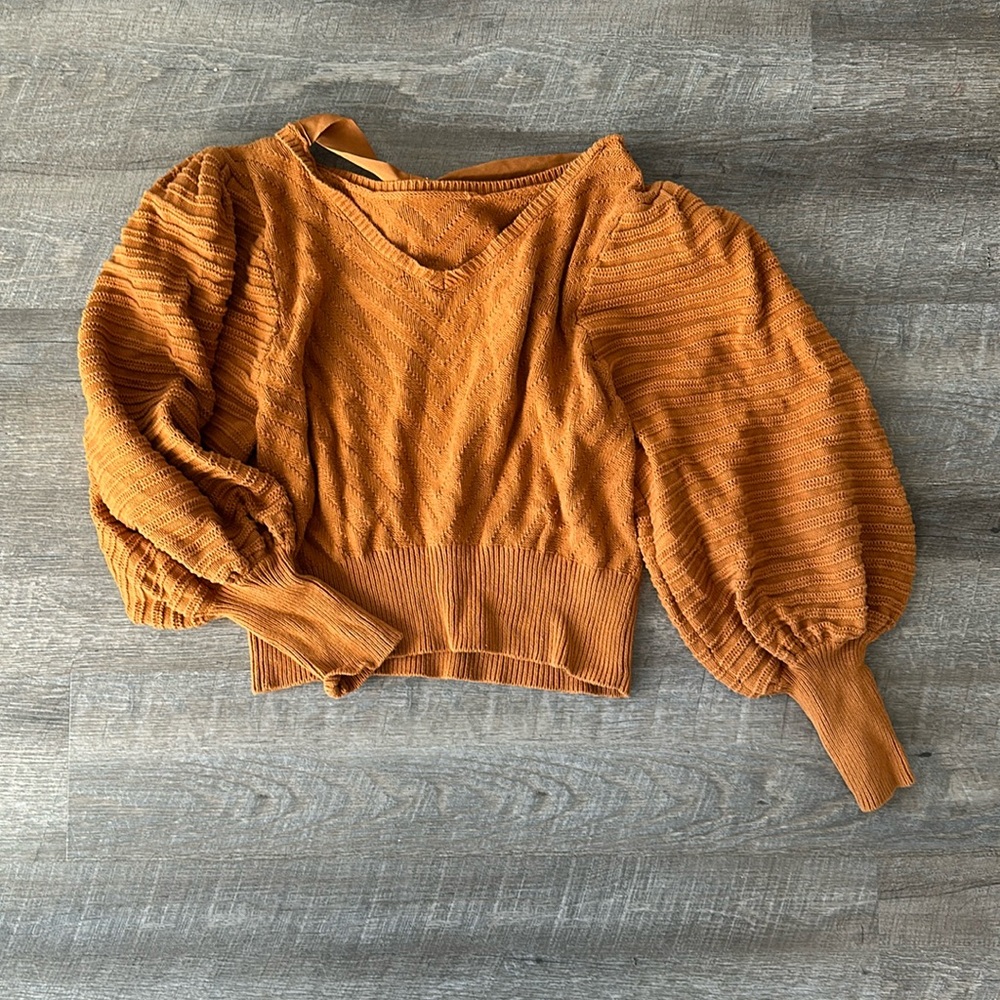Marigold size L HAPPY X NATURE sweater with balloon sleeves. So prettyy
